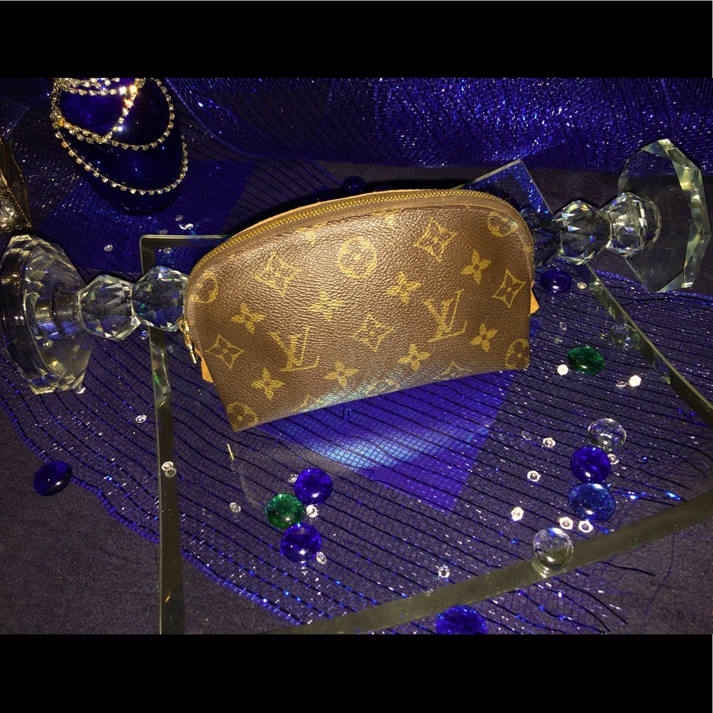 Louis Vuitton Monogram cosmetic pouch in demi ronde make up case